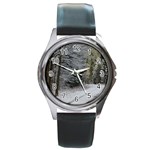 SNOW ON ROAD Round Metal Watches Front