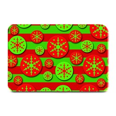 Snowflake Red And Green Pattern Plate Mats by Valentinaart