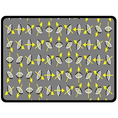 Illusory Motion Of Each Grain Arrow Grey Fleece Blanket (large)  by Alisyart