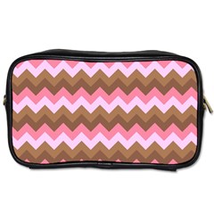 Shades Of Pink And Brown Retro Zigzag Chevron Pattern Toiletries Bags