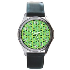 Alien Pattern Round Metal Watch