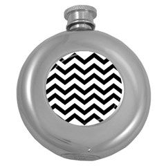 Black And White Chevron Round Hip Flask (5 Oz) by BangZart