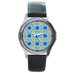 blue nice Daisy flower ang yellow squares Round Metal Watch