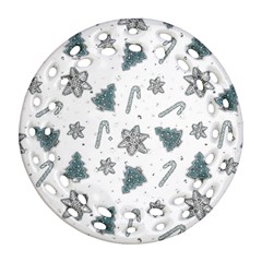 Ginger cookies Christmas pattern Round Filigree Ornament (Two Sides)