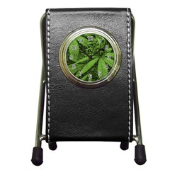 Marijuana Plants Pattern Pen Holder Desk Clocks