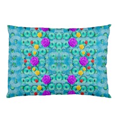 Season For Roses And Polka Dots Pillow Case