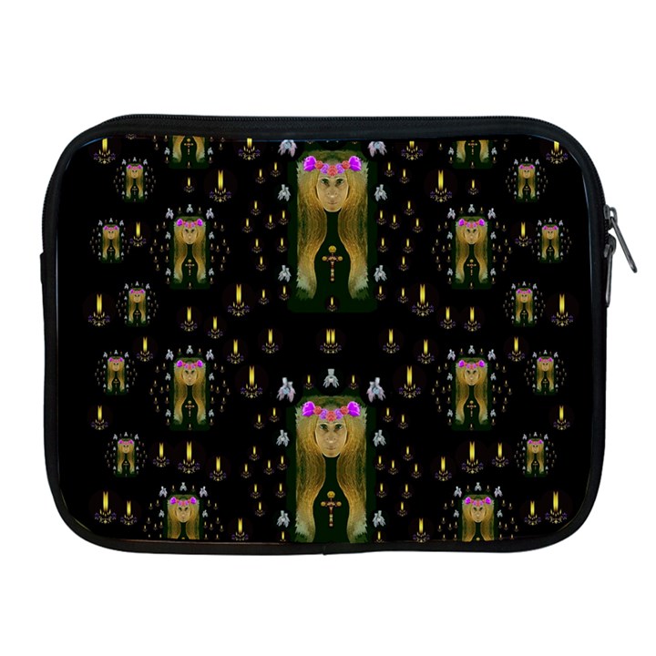 Queen In The Darkest Of Nights Apple iPad 2/3/4 Zipper Cases