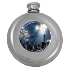 New York America New York Skyline Round Hip Flask (5 Oz) by Celenk