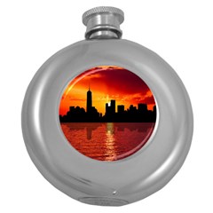 Skyline New York City Sunset Dusk Round Hip Flask (5 Oz)