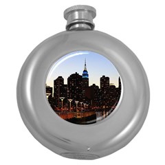 New York City Skyline Building Round Hip Flask (5 Oz)
