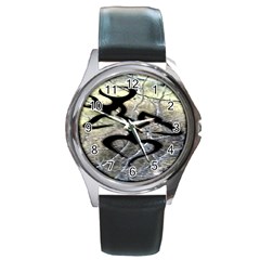 Black Love Browning Deer Camo Round Metal Watch