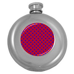 Blue Stars Pattern On Red Round Hip Flask (5 Oz) by BrightVibesDesign