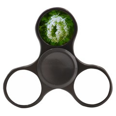 Green Closing Queen Annes Lace Finger Spinner by okhismakingart