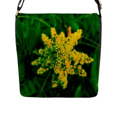 Yellow Sumac Bloom Flap Closure Messenger Bag (L)