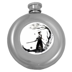 Japan Samurai Drawing   Warrior Round Hip Flask (5 Oz)