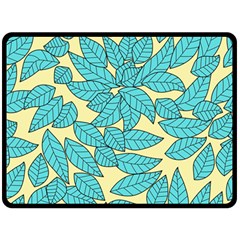 Leaves Dried Fleece Blanket (Large) 