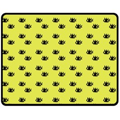 Yellow Eyes Fleece Blanket (Medium) 