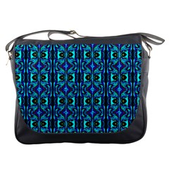 O 5 Messenger Bag