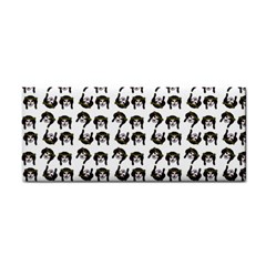 Retro Girl Daisy Chain Pattern White Hand Towel