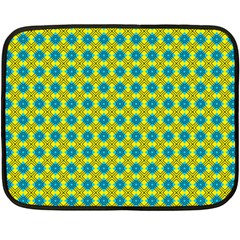 Bisento Double Sided Fleece Blanket (Mini) 