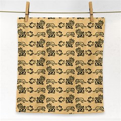 Inka Cultur Animal - Animals And Occult Religion Face Towel by DinzDas