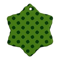 Green Four Leaf Clover Pattern Snowflake Ornament (Two Sides)