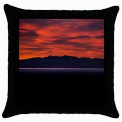 Las Aguilas Viewpoint, El Chalten, Argentina Throw Pillow Case (Black)