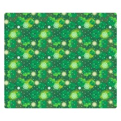 Leaf Clover Star Glitter Seamless Premium Plush Fleece Blanket (Small)