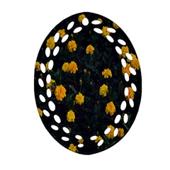 Bloomed Yellow Petaled Flower Plants Oval Filigree Ornament (two Sides) by artworkshop