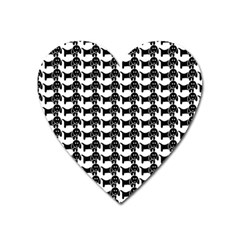 Pattern 156 Heart Magnet by GardenOfOphir