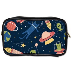 Seamless-pattern-with-funny-aliens-cat-galaxy Toiletries Bag (one Side) by Wav3s