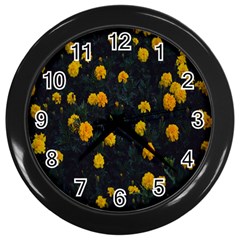 Bloomed Yellow Petaled Flower Plants Wall Clock (black)