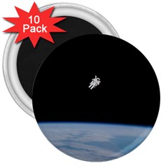 Amazing Stunning Astronaut Amazed 3  Magnets (10 Pack)  by Proyonanggan