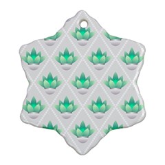 Plant Pattern Green Leaf Flora Ornament (snowflake)