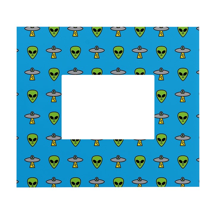 Alien Pattern White Wall Photo Frame 5  x 7 